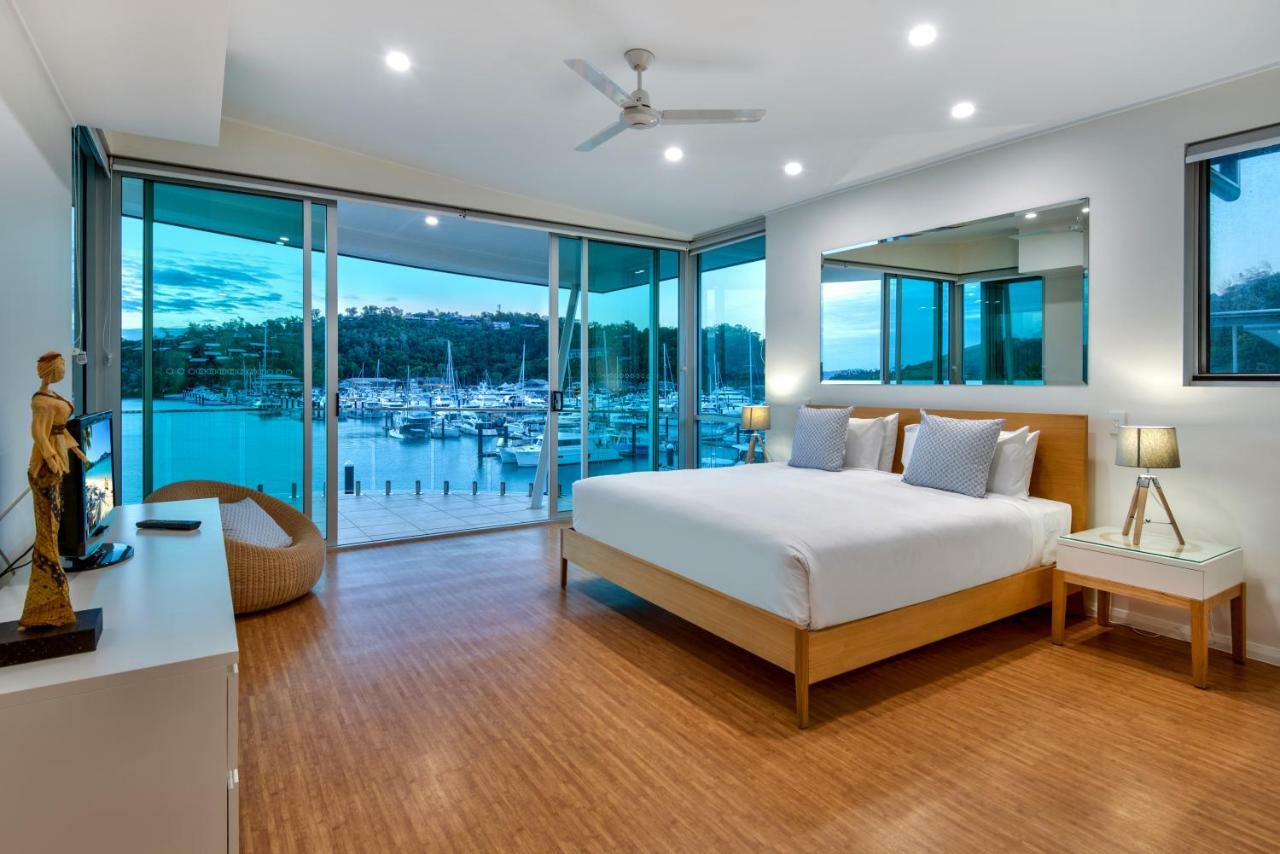 Pavillions Penthouse 25 - Luxury Waterfront Apartment With Private Roof Top Pool And Buggy Хамилтън Айлънд Екстериор снимка