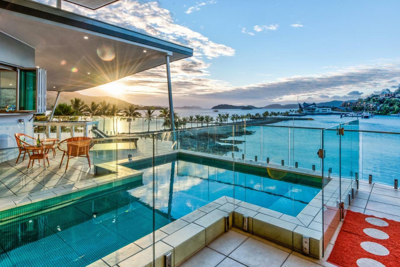 Pavillions Penthouse 25 - Luxury Waterfront Apartment With Private Roof Top Pool And Buggy Хамилтън Айлънд Екстериор снимка