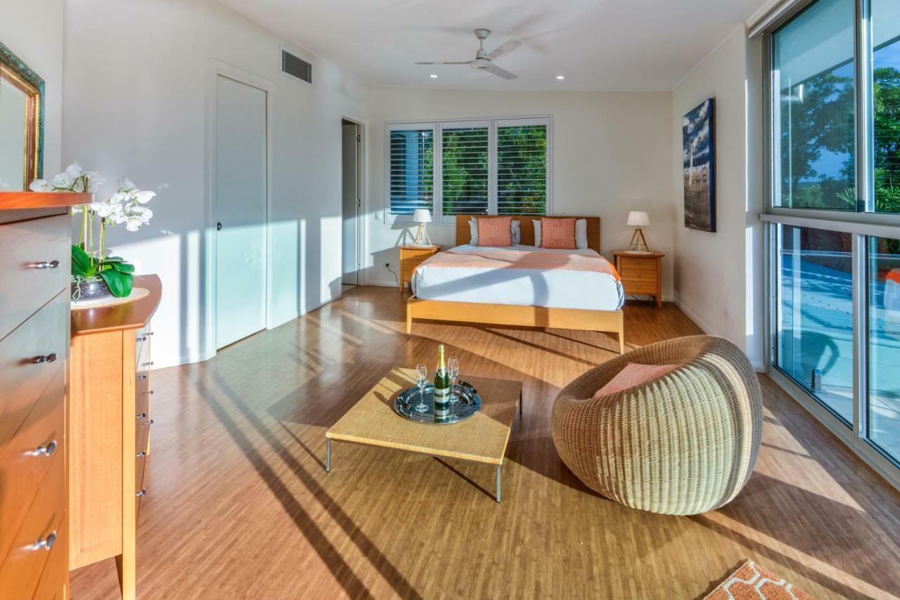 Pavillions Penthouse 25 - Luxury Waterfront Apartment With Private Roof Top Pool And Buggy Хамилтън Айлънд Екстериор снимка