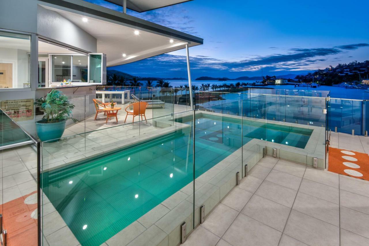 Pavillions Penthouse 25 - Luxury Waterfront Apartment With Private Roof Top Pool And Buggy Хамилтън Айлънд Екстериор снимка